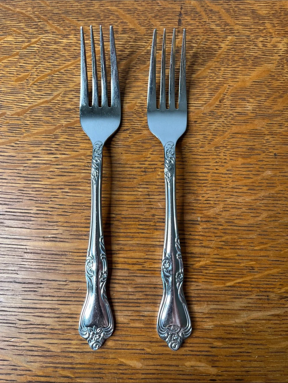 Oneida Azalea Stainless Steel Dinner Forks Set of 2 Floral Scroll.